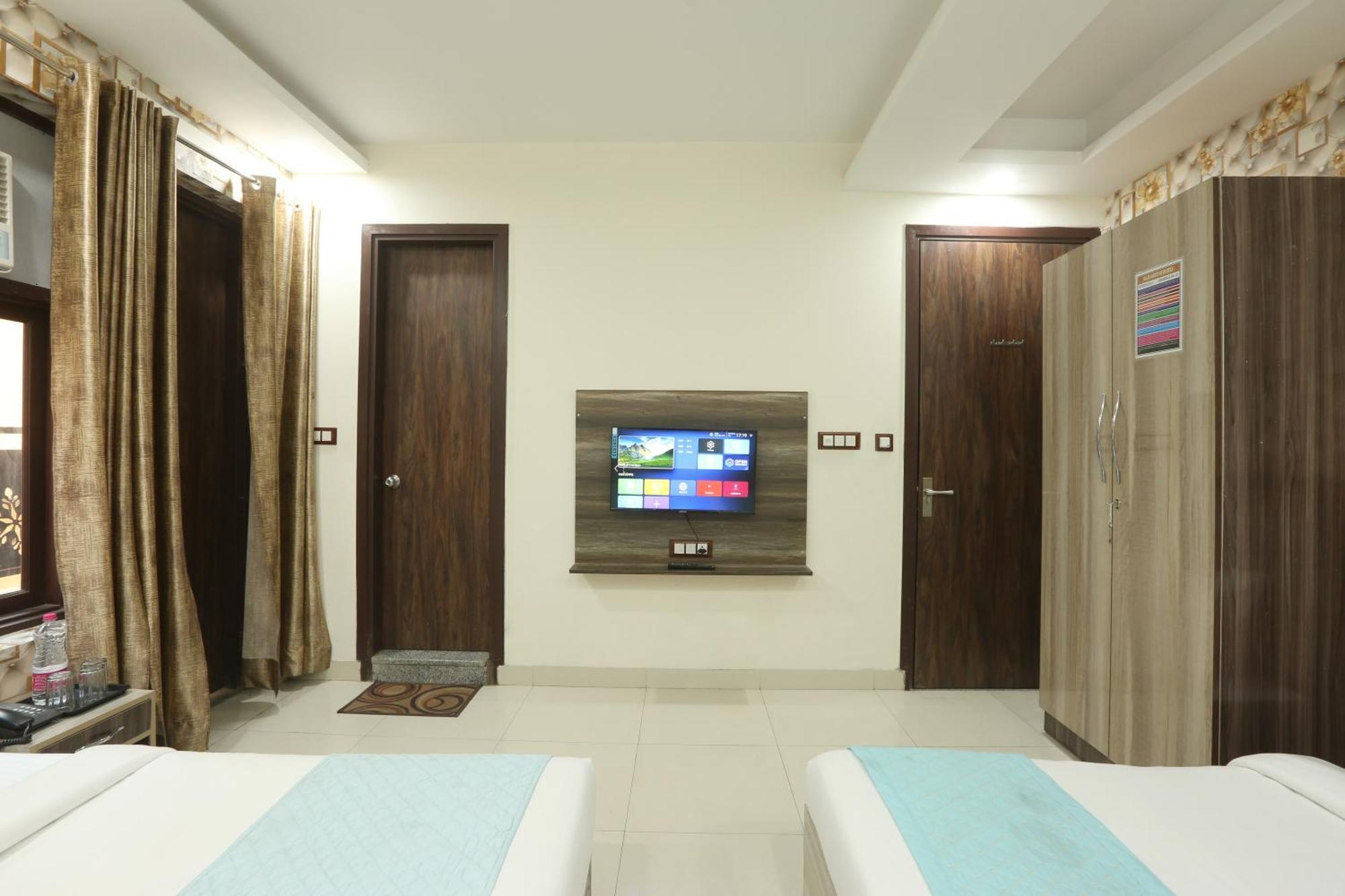 Oaks Inn Plaza Delhi Airport New Delhi Ngoại thất bức ảnh